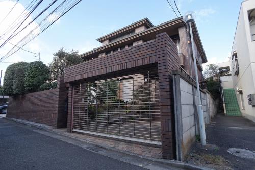 Exterior of Nakamachi L House